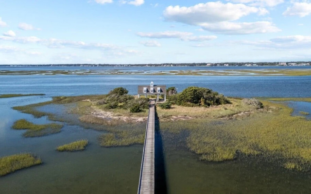 Posh Pelican 5 Bedroom Home