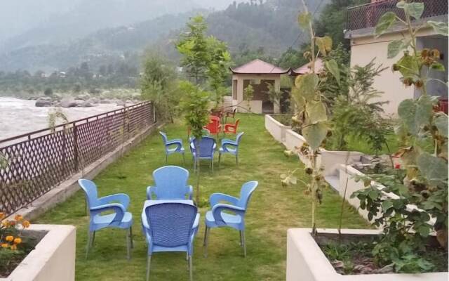 Riveria The Edge Hotel