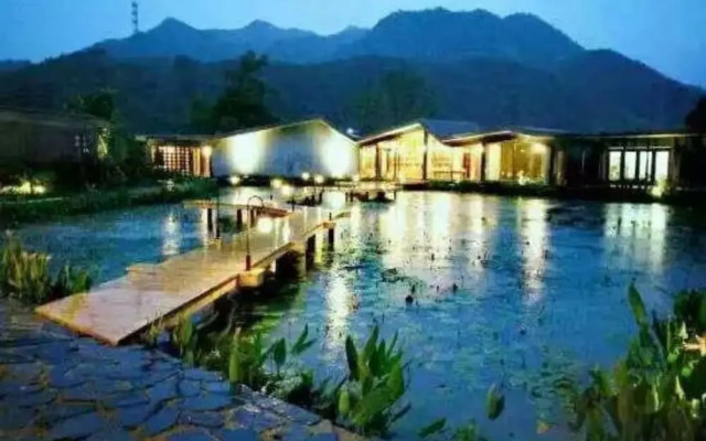 Welcamp-Heduli village hotel