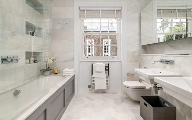 Lavish and Luxurious Chelsea Home