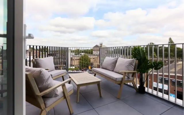The Tottenham Wonder - Pleasing 2bdr Flat With Balcony