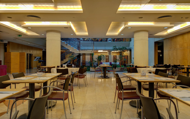 VIP Executive Entrecampos Hotel & Conference