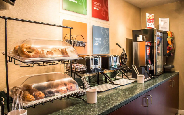 Comfort Inn & Suites Wilkes Barre - Arena