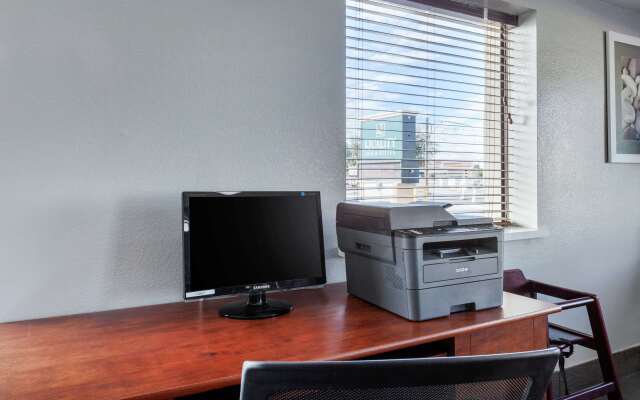 Quality Inn & Suites near Downtown Mesa