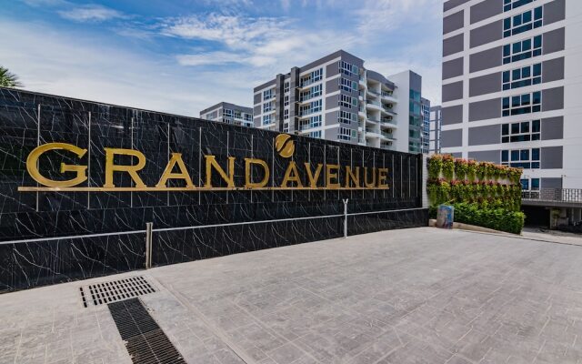 Centara Grand Avenue by Pattaya Holiday