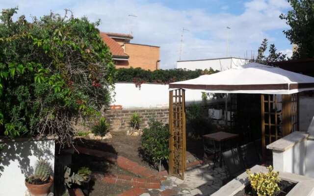 Dioscuri Townhouse