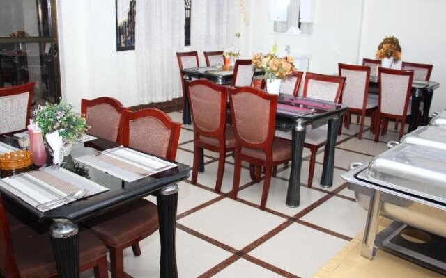 Lenana Hotel