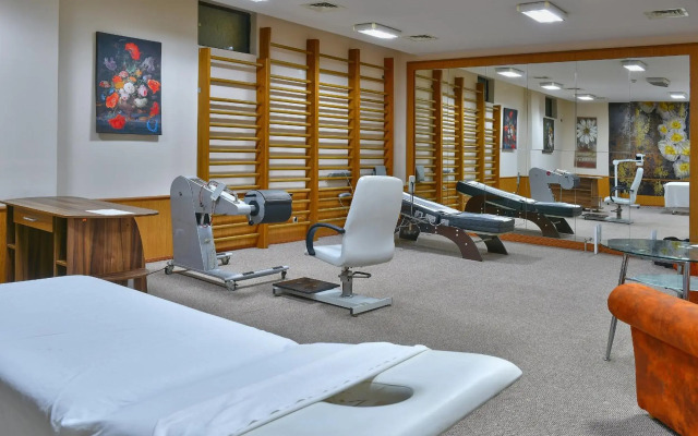 Estreya Residence Hotel and SPA