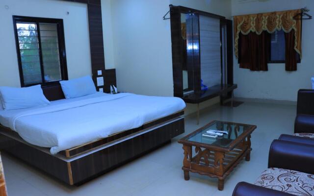 Mayura Lodge Residency