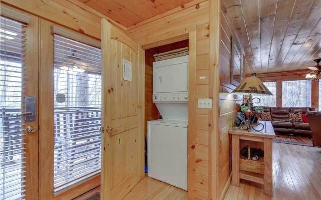 Bear Paws - Two Bedroom Cabin