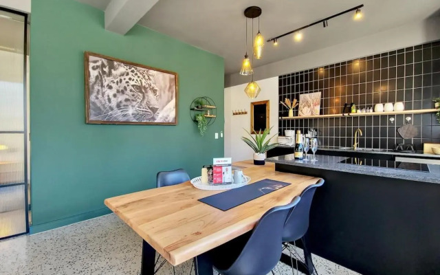 City Oasis Apartment with Rooftop Pool!