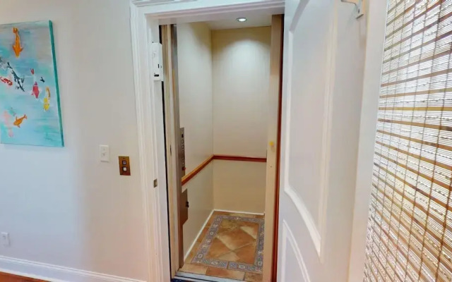 1801-b Strand Avenue