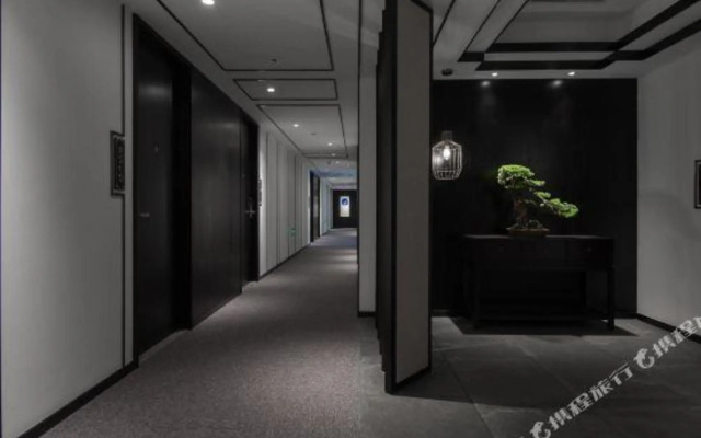 Yunny Hotel (Kunming Railway Station Wanda Square store)