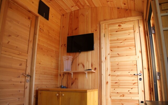 Eco-wooden Houses Camping Montaña Roja