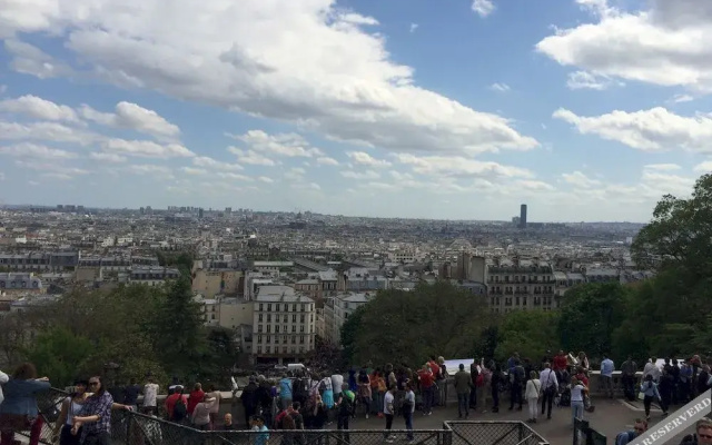 Montmartre Panoramic Apartment only 50m from the Sacre-Coeur Basilica