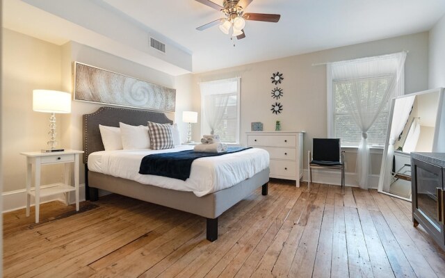 2439 Grays Ferry