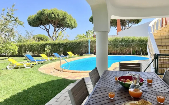 Vilamoura White House Villa by Homing