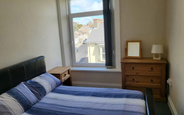 Marina Reach Neyland, Flat With Great sea Views