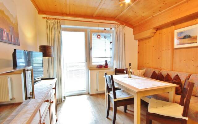 Lovely Apartment in Mühlbach With Balcony