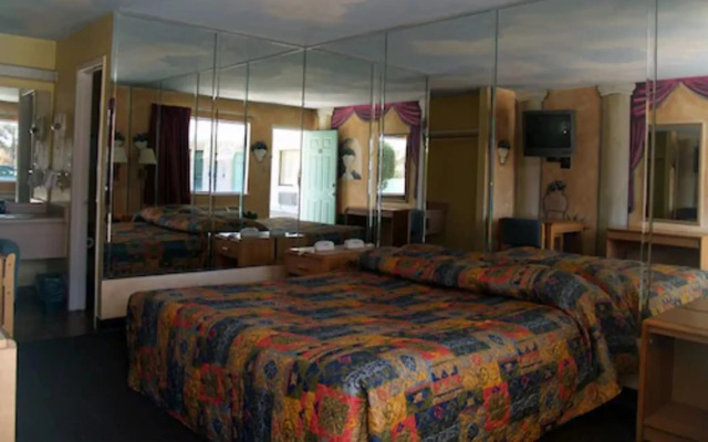River Inn Motel
