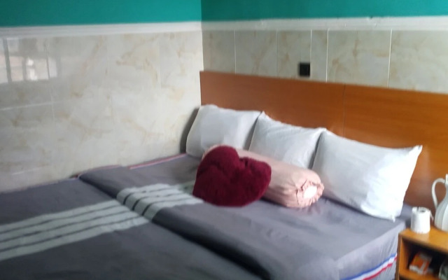 Owee Suites