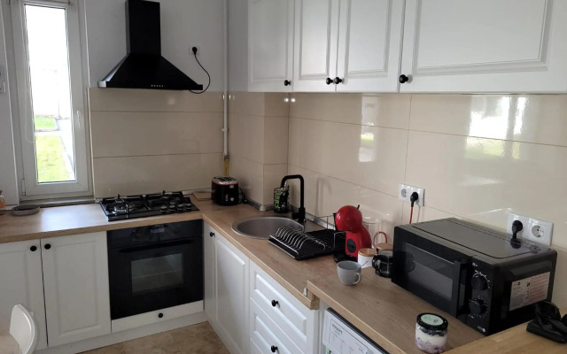 Lovely Apartment Near City Center (w/ Parking)