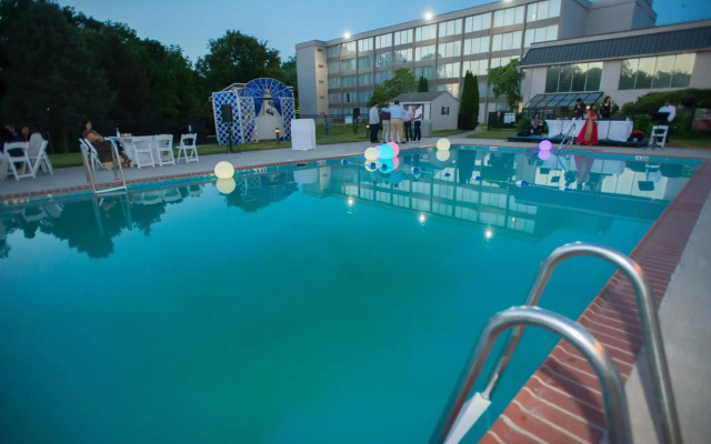 Chester Hotel & Conference Center