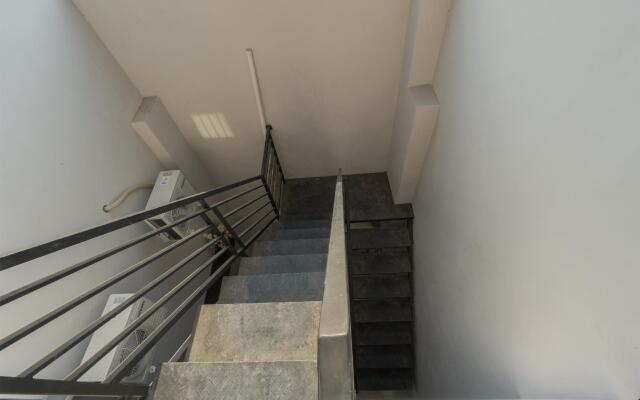 OYO 1542 Yessy Mansion