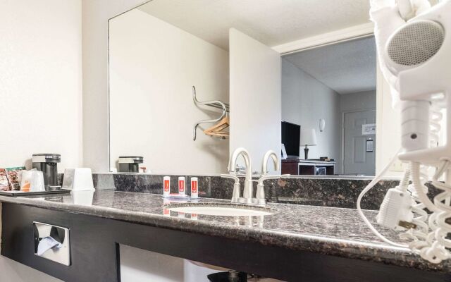 Inn at Lake Washington By OYO I-405