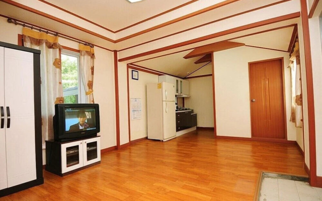 Songnisan Mountain White