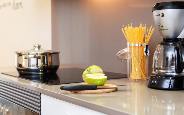 Feelathome Plaza Apartments