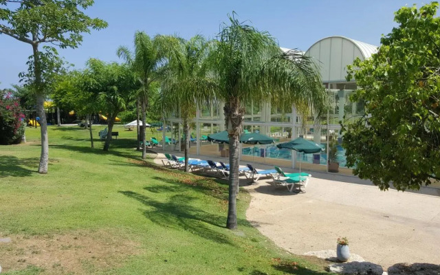 Neot Golf Caesarea Garden Apartment