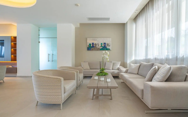 Ammon Zeus Luxury Beach Hotel