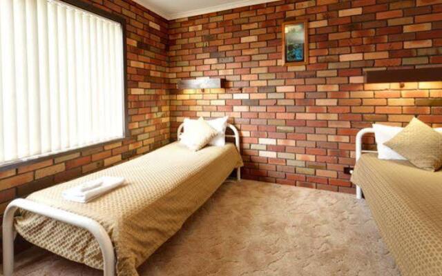 Belvoir Village Motel & Apartments