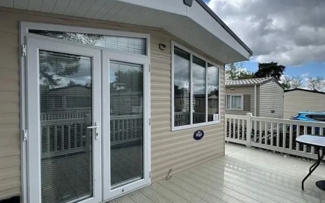 Luxury Caravan on Family Park Near Bournemouth