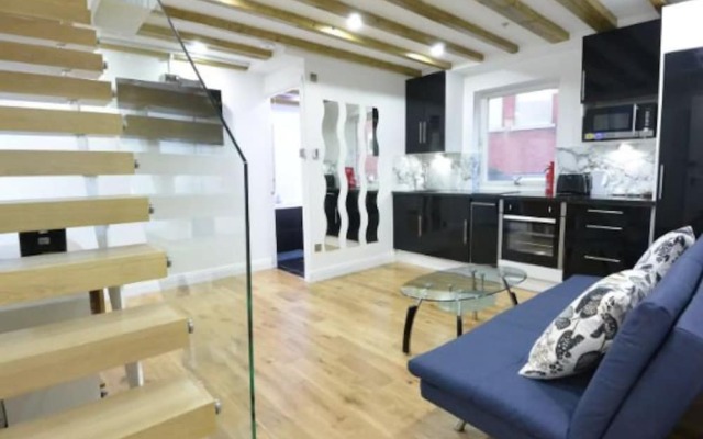 Leicester Square - Brand New 3 Bedroom Flat