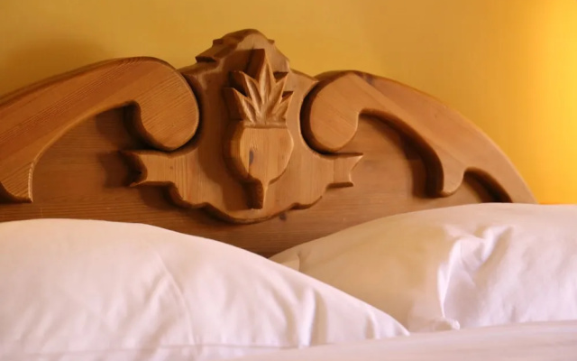 Chequers Inn Hotel