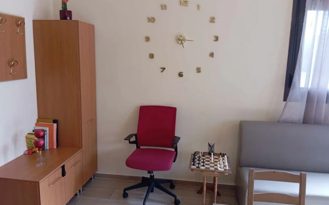 Casa Terra is Near Hillside Area Airport Beach