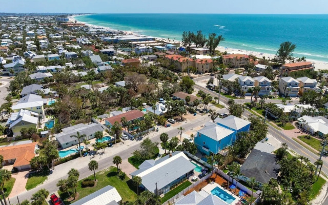 Latitude Adjustment Ami 3 Bedroom Home