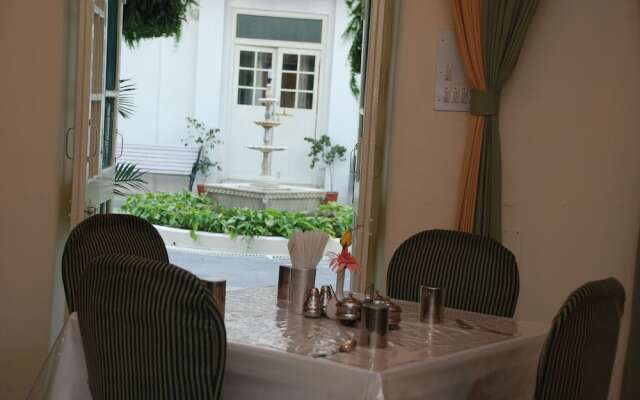 Garden Hotel