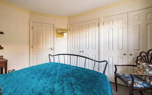 Mayfair 3-bed 6-guest W/patio & ac Berkeley Square