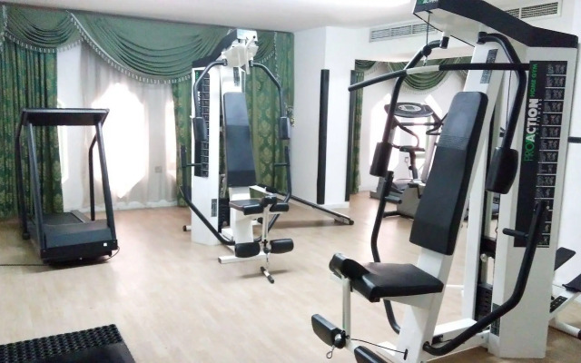 Royal Crown Hotel & Suites