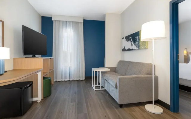 Spark By Hilton Montreal Midtown