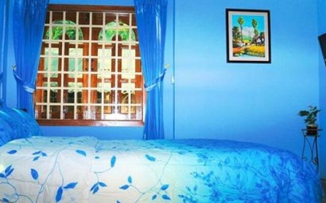 Queen Na Guest House