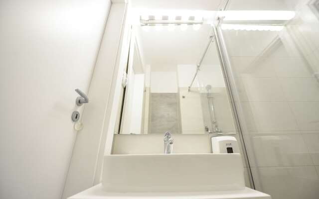 Candy Studio - Cismigiu Gardens - Quiet Room - Open Kitchen -smart Tv