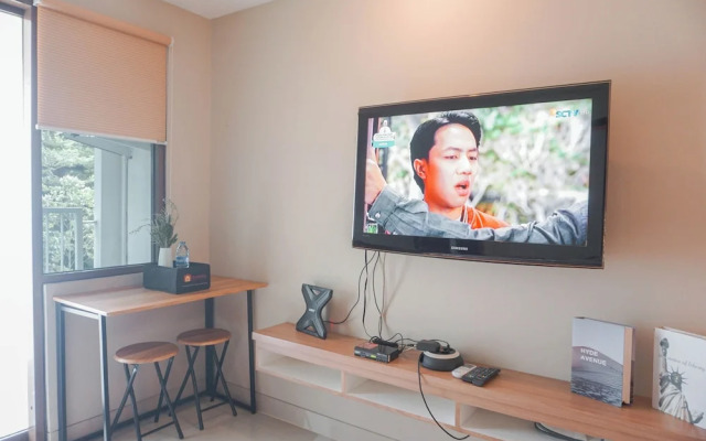 Cozy Studio Apartment At Gateway Park Lrt City Bekasi