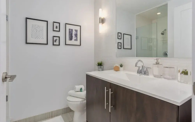 QuickStay - Beautiful Toronto Condo, City Views