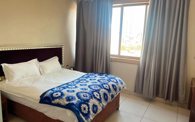 Shengtang Business Hotel