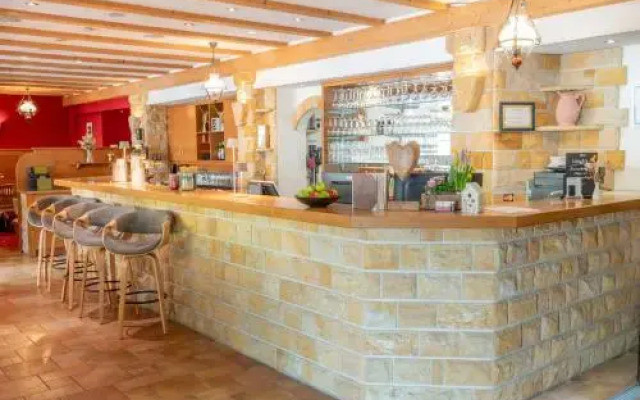 AaRa Hotel