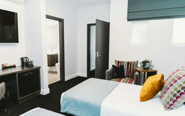 Coniston Hotel Wollongong – Guest Rooms – Wollongong